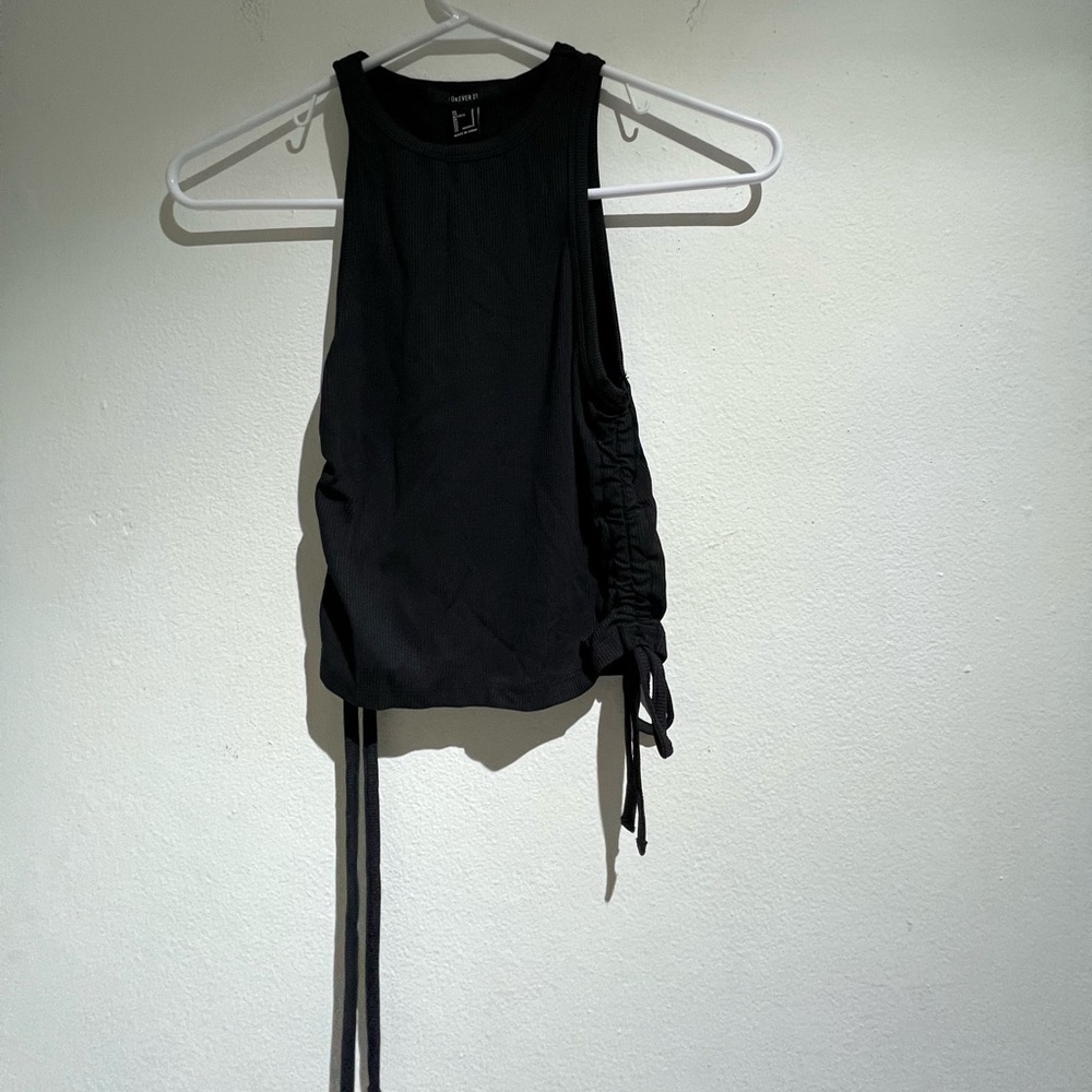 Scrunched black top